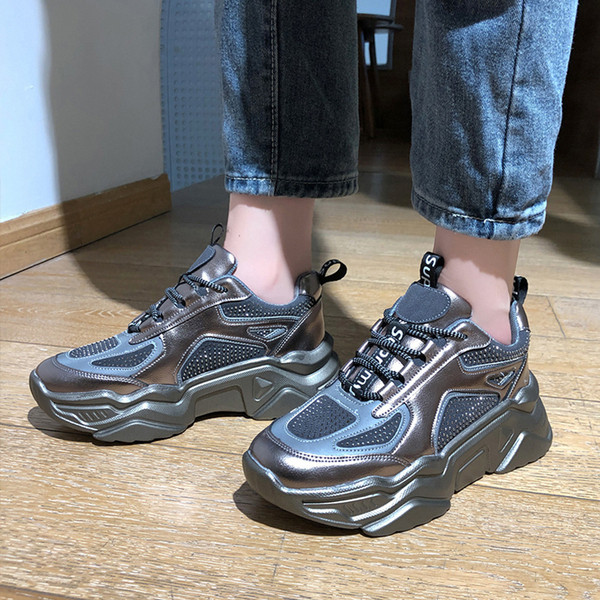 Modern női tornacipő több színben