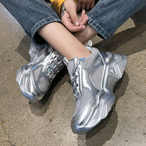 Modern női tornacipő több színben