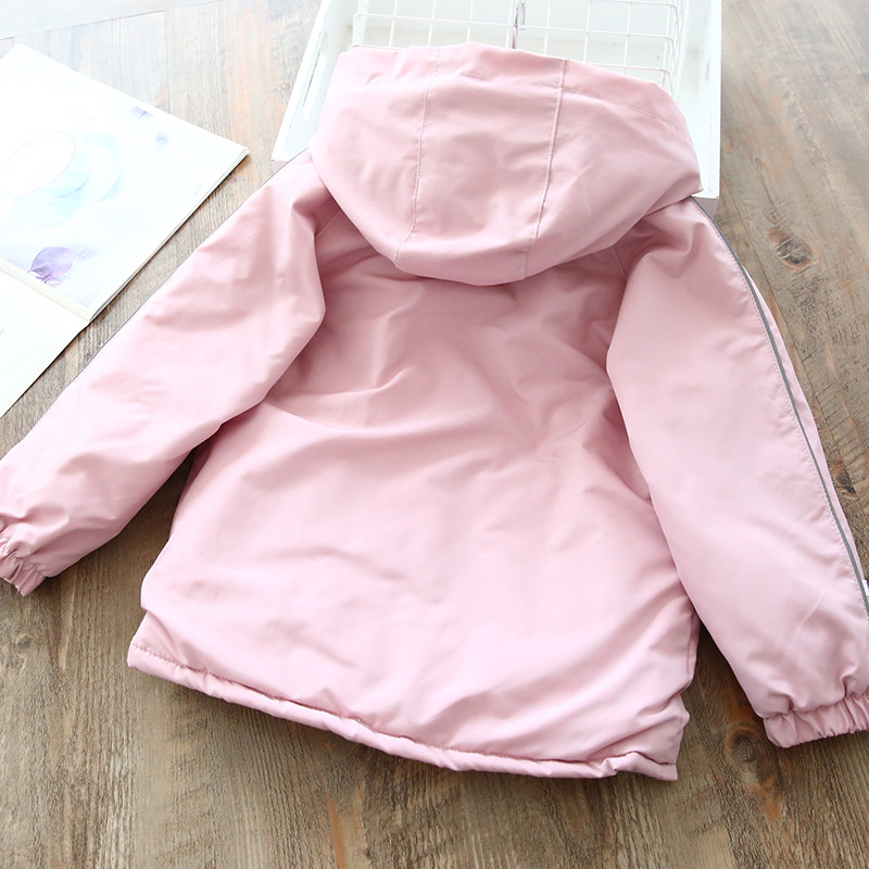 Új modell modern gyerek téli kabát lányoknak rózsaszín és lila rátéttel