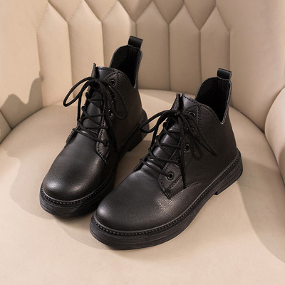 Pantofi moderni de dama cu sireturi si talpa plata in negru