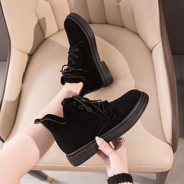 Pantofi moderni de dama cu sireturi si talpa plata in negru