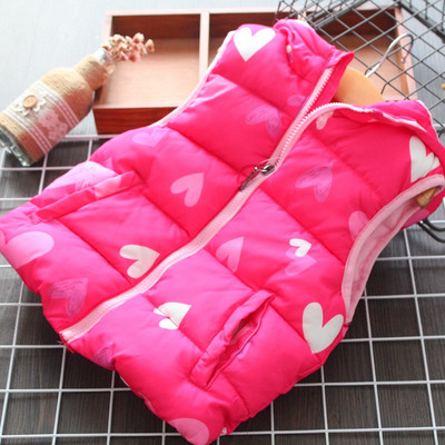 Model nou de vestă pentru copii cu glugă de inimioare în alb, negru și roz