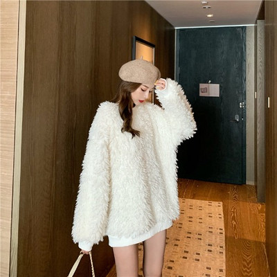 Pulover de puf de damă cu decolteu rotund în roz și alb