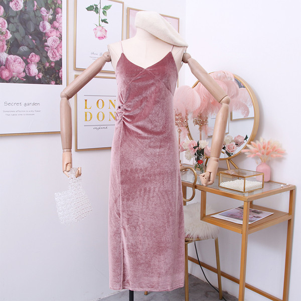 Μοντέρνο γυναικείο φόρεμα  βελούδο, κόκκινο και μαύρο χρώμα