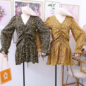 Új modell női ruha spitz nyakkivágással és mintával több színben