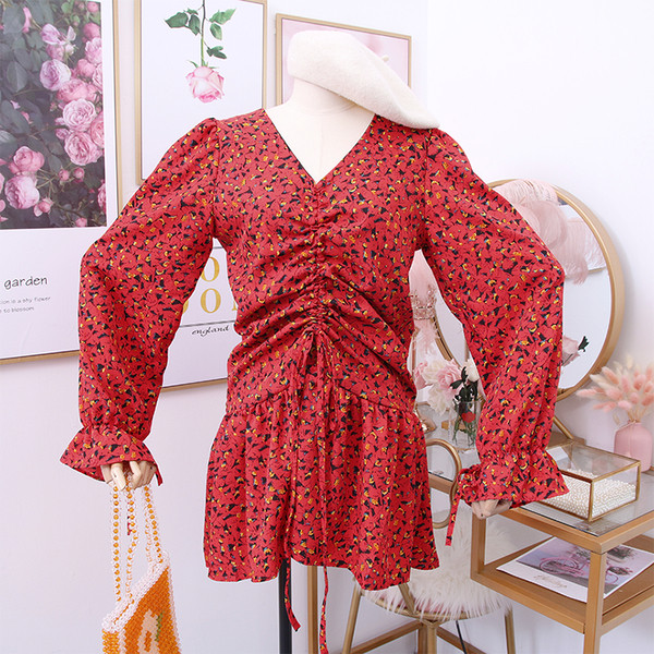 Új modell női ruha spitz nyakkivágással és mintával több színben