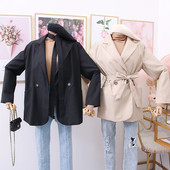 Palton modern de dama cu centura si nasturi in negru si maro