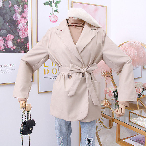 Palton modern de dama cu centura si nasturi in negru si maro