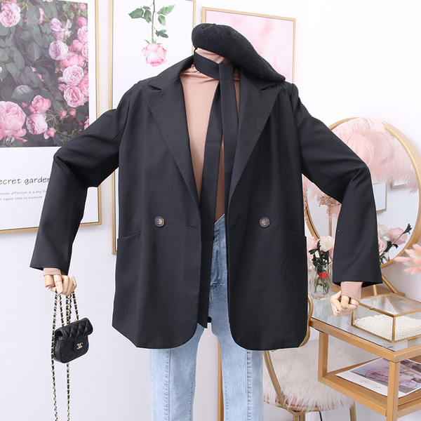 Palton modern de dama cu centura si nasturi in negru si maro