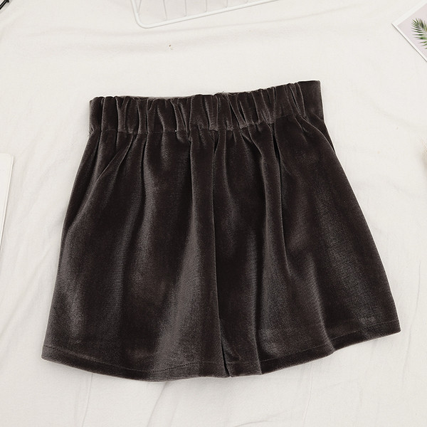 Pantaloni scurți casual de damă cu fermoar în culorile gri și negru