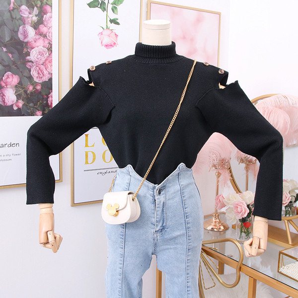 Pulover de damă modern cu decupaje într-un guler polo