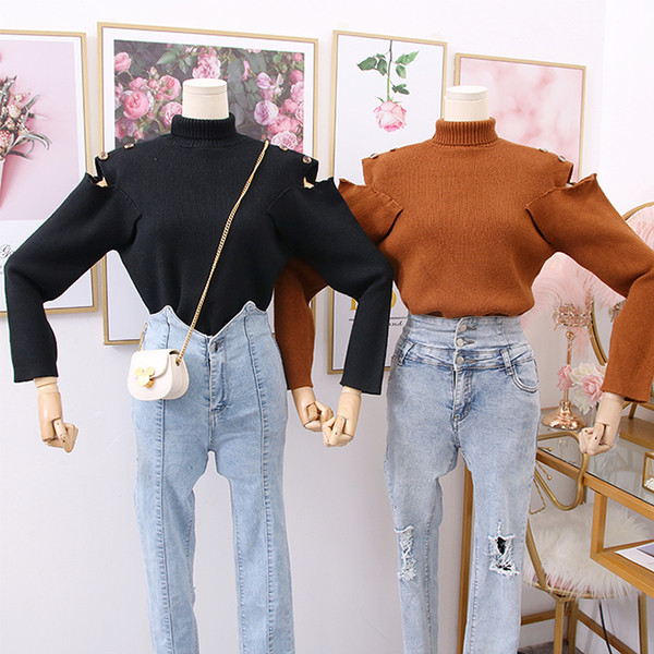 Pulover de damă modern cu decupaje într-un guler polo