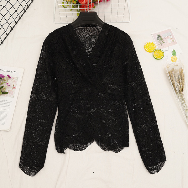 Bluză de damă cu decolteu spitz și mâneci lungi în mai multe culori