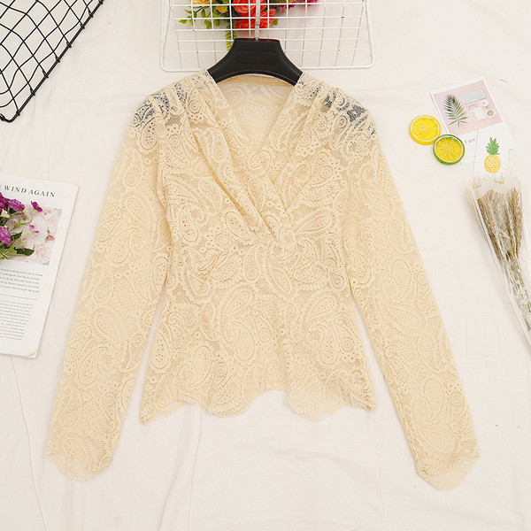 Bluză de damă cu decolteu spitz și mâneci lungi în mai multe culori