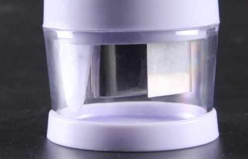 Kézi készülék zöldségek és fűszerek finom vágásához