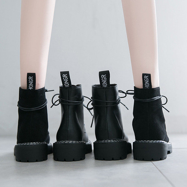 Alkalmi női bőrcsizma fekete fűzővel