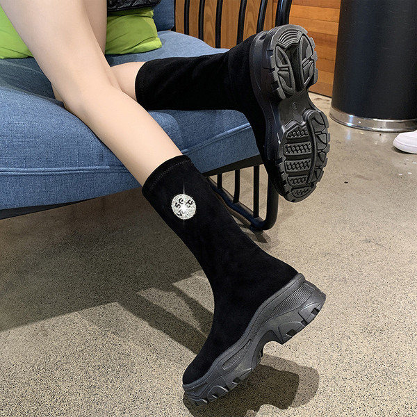 Cizme de dama cu talpa inalta de culoare neagra