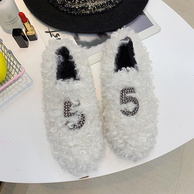 Μοντέρνα γυναικεία παπούτσια με επίπεδη σόλα σε διάφορα χρώματα