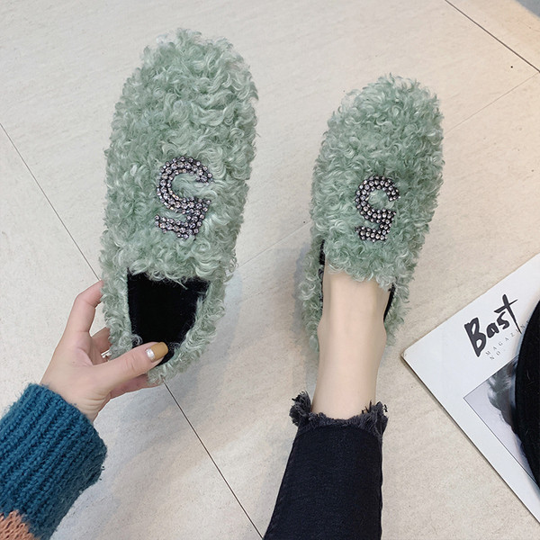 Μοντέρνα γυναικεία παπούτσια με επίπεδη σόλα σε διάφορα χρώματα