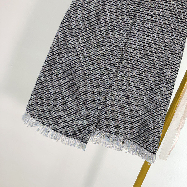 Fusta scurta asimetrica gri cu franjuri