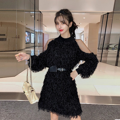 Rochie moderna de dama cu umerii goi si franjuri