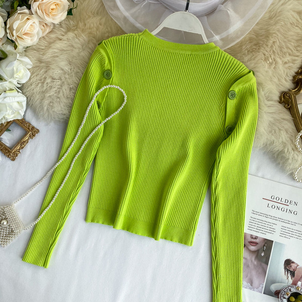 Pulover casual de dama cu decolteu oval si nasturi in verde si negru