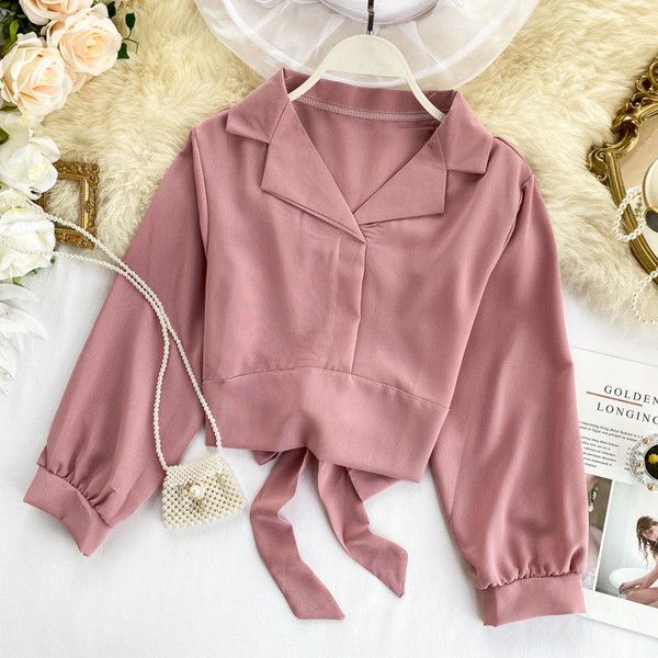 Κομψό γυναικείο πουκάμισο με κορδόνια  και λαιμόκοψη σε διάφορα χρώματα