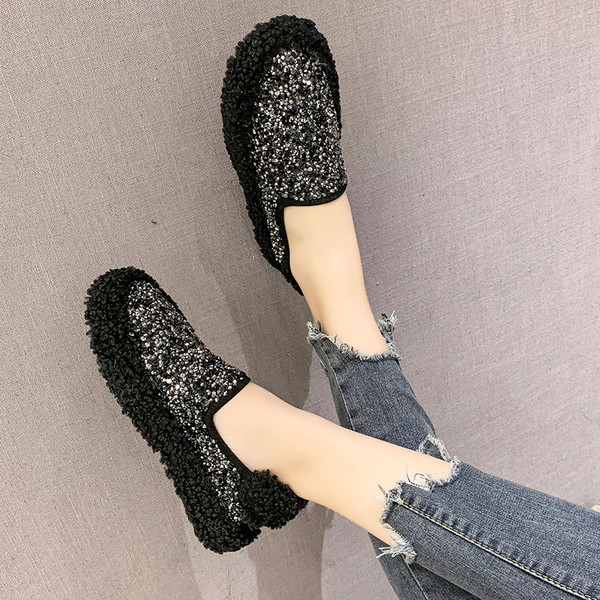 Νέο μοντέλο γυναικεία παπούτσια με  λαμπερό αποτέλεσμα σε τρία χρώματα