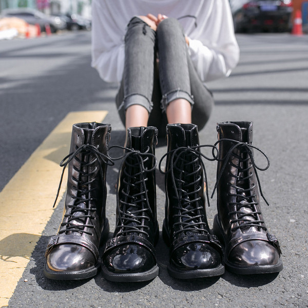 Ghete de dama moderne cu element metalic