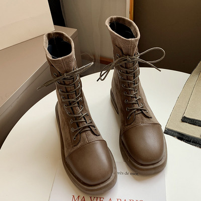 Γυναικείες μοντέρνες μπότες με δεσμούς με επίπεδη σόλα σε μαύρο και καφέ χρώμα