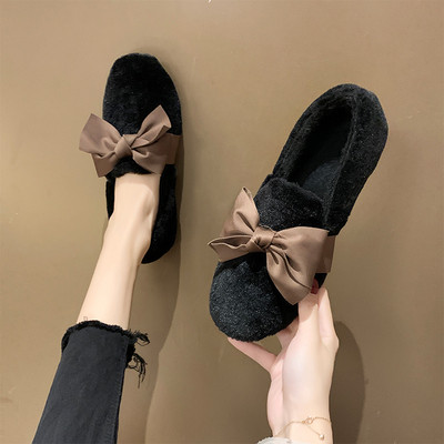 Γυναικείες παντόφλες με κορδέλα σε μαύρο, λευκό και μπεζ χρώμα