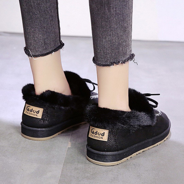 Γυναικείες χειμωνιάτικες μπότες με απαλή επένδυση και κορδόνια σε τρία χρώματα