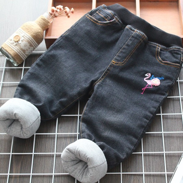 Νέο μοντέλο casual τζιν με κεντήματα σε μπλε και μαύρο χρώμα