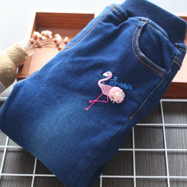 Νέο μοντέλο casual τζιν με κεντήματα σε μπλε και μαύρο χρώμα