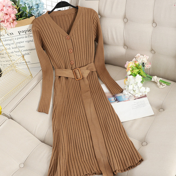 Rochie casual de dama tricotata cu decolteu spitz si nasturi in mai multe culori