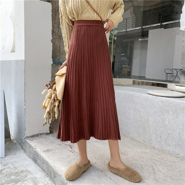 Fusta lunga plisata in negru si maro cu talie elastica