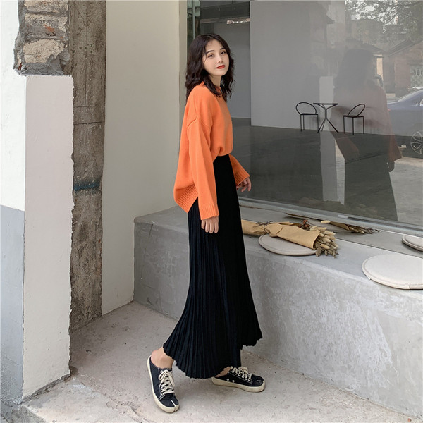 Fusta lunga plisata in negru si maro cu talie elastica