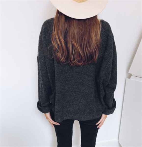 Pulover de dama casual cu aplicatie si decolteu oval model larg