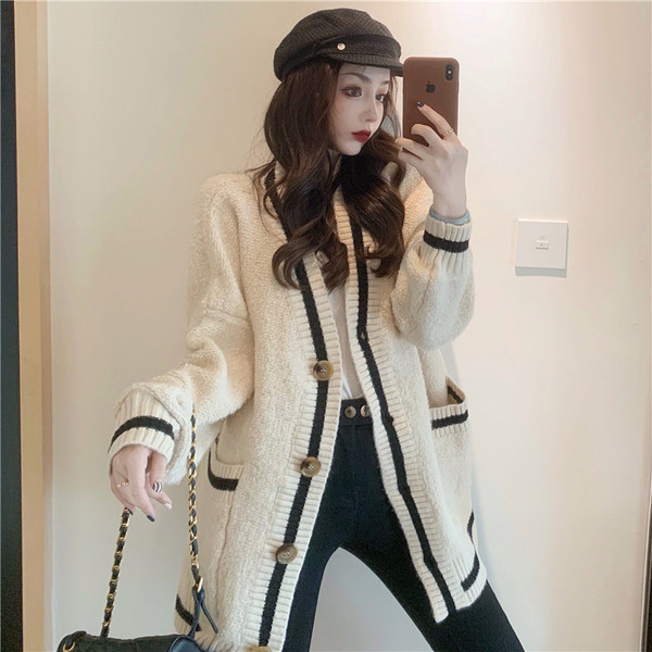 Cardigan lung casual alb cu nasturi