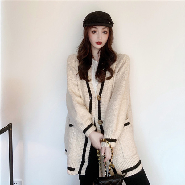 Cardigan lung casual alb cu nasturi