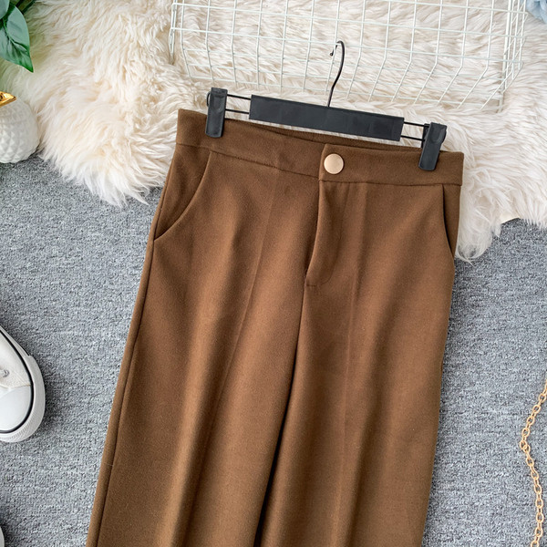 Pantaloni moderni de dama cu buzunare in trei culori