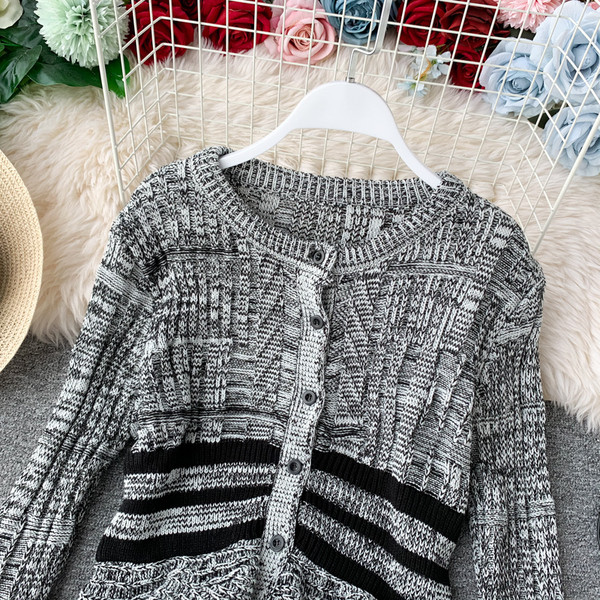 Cardigan de dama modern de culoare gri cu nasturi