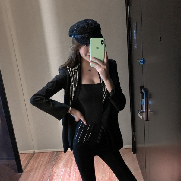 Jachetă modernă pentru femei în alb și negru