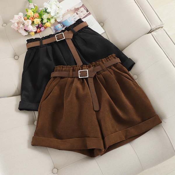 Női téli rövidnadrág övvel, három színben