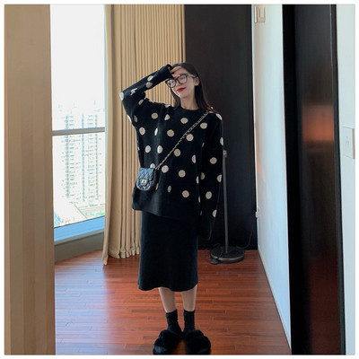 Pulover gros de dama cu puncte maro, gri si negre