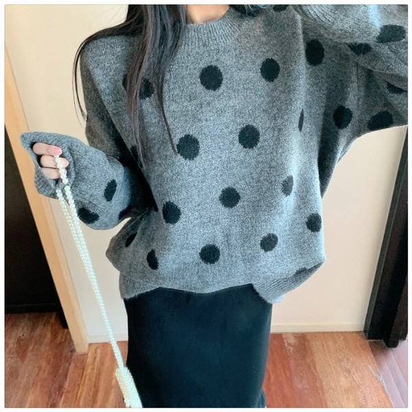 Pulover gros de dama cu puncte maro, gri si negre