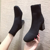 Γυναικείες μπότες με τακούνι σε μαύρο και μπεζ χρώμα