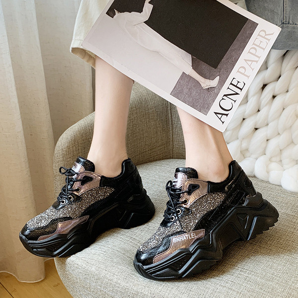 Adidasi moderni de dama cu efect stralucitor in doua culori