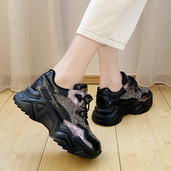 Adidasi moderni de dama cu efect stralucitor in doua culori