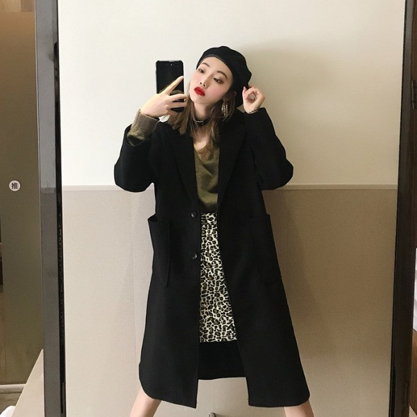 Palton lung, lat, negru, cu nasturi și buzunare